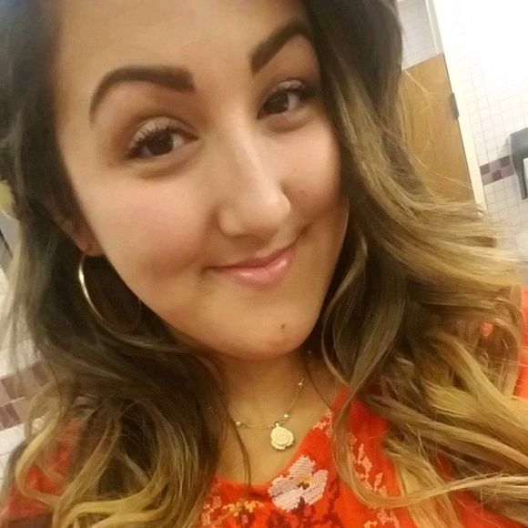 Meet your Posher, Amanda - Picture 1 of 1